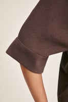 بلوزة بورود مطرزة بالخرز