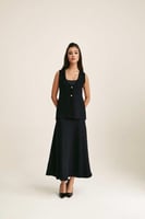 تنورة واسعة من أسفل