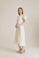 فستان بأكمام منفوخة