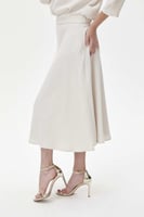 تنورة بقصة كلوش