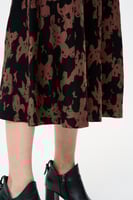 فستان مورد بلا أكمام