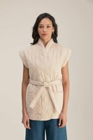 جاكيت مبطن بأكمام قصيرة