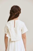 بلوزة قصيرة بنمط لف