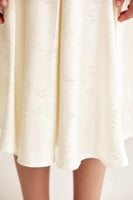 تنورة بقصة كلوش