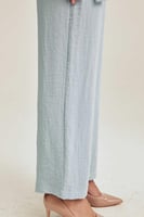 بنطلون بقصة مستقيمة