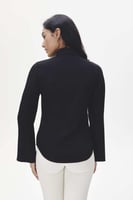 قميص بأكمام بكسرات