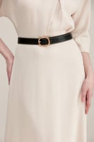 حزام جلد بإبزيم إغلاق