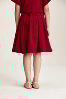 تنورة واسعة بكسرات