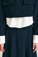 جاكيت بتصميم قطعتين بجيوب