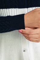 كارديغان محبوك بياقة جينز