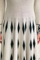 فستان محبوك بنقوش هندسية