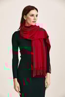 وشاح صوف بشراشيب