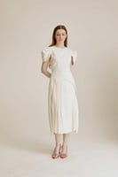 فستان بأكمام منفوخة