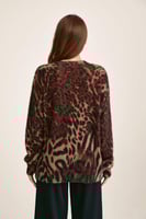 بلوزة بنقشة جلد النمر