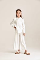 قميص مزين بالتطريز