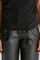 بلوزة محبوكة بتفاصيل مزمومة