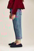 بنطلون دينم بقصة مستقيمة