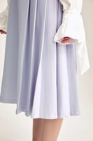 تنورة بتفاصيل لامعة