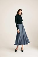 تنورة بقصة كلوش