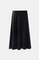 تنورة مخمل بقصة كلوش