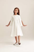 فستان واسع مزين بكسرات