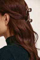 مشبك شعر بتصميم بسيط