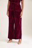 بنطلون مخمل بأرجل عريضة