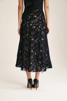 تنورة طبقتين غير متماثلة