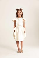 بلوزة كشكش مزينة بسلسال