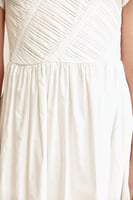 فستان بأكمام قصيرة