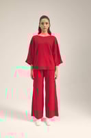 بنطلون محبوك بأرجل عريضة