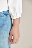 قميص بياقة مُطرزة