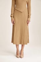 تنورة لامعة بخصر مطاطي