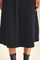 تنورة محبوكة بخصر مطاطي