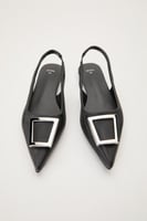 حذاء مسطح بحزام خلفي