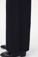 بنطلون محبوك واسع