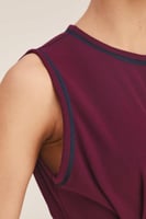 فستان ميدي بلا أكمام