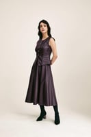 تنورة جلد بطيات