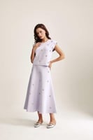 تنورة مزينة بكريستالات