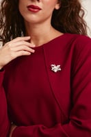 بروش مرصع بالكريستال