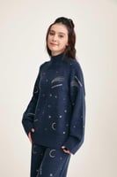 بلوزة محبوكة مزينة بنقوش