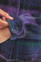 جاكيت مطبع بنمط قميص