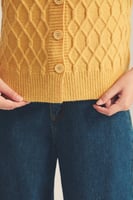 كارديغان بلا أكمام بأزرار