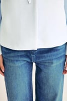 جاكيت مُزين بوردة