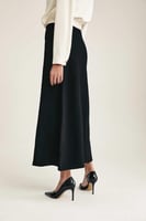 تنورة بخصر مطاطي