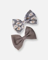 مشبكين للشعر بشكل فيونكة بلون بني ومشجر