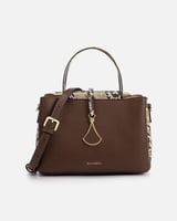 ‎ شنطة نسائية باللون البني