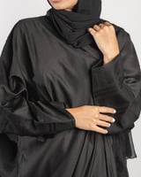 ‎ عباية نسائية الفي اند كو بتصميم أنيق بلون أسود