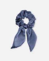 ربطة مطاطية للشعر بلون أزرق