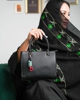 ‎ شنطة نسائية كلاسيك بلون أزرق